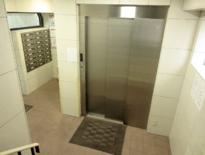【その他共用部分】 | ファミール長居 | 共用部分のエレベーターです。