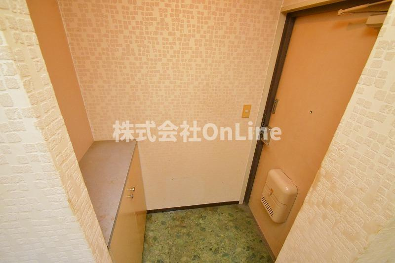 トマトハイツ小阪の玄関
