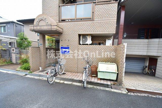 トマトハイツ小阪のエントランス