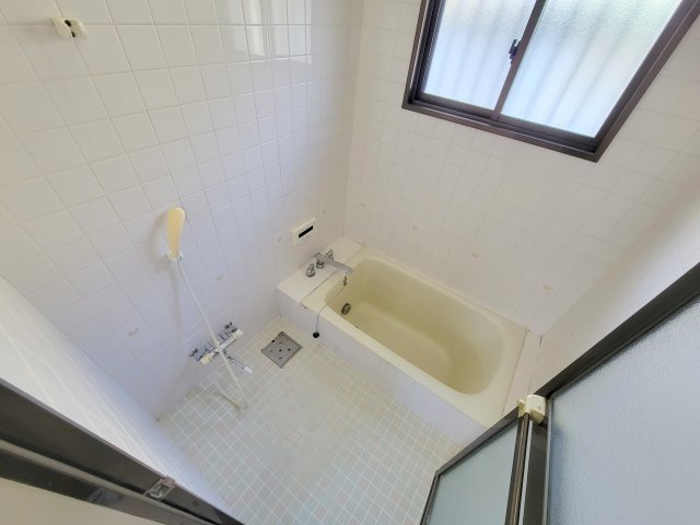 ロイヤル静和テラスハウスの浴室