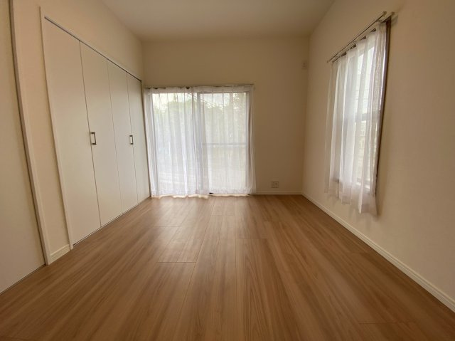 越谷市東越谷五丁目戸建の洋室