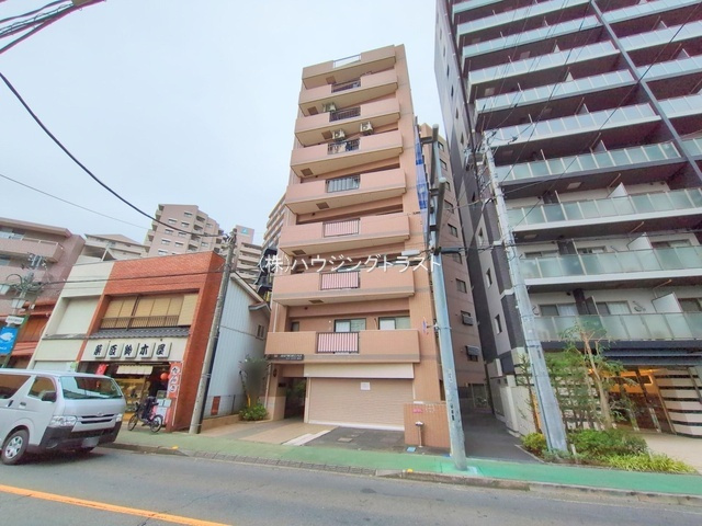 ワイズユウラク西所沢の外観