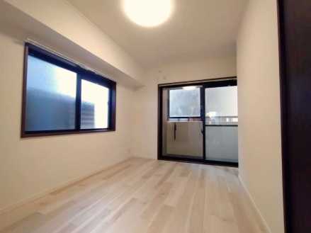 ワイズユウラク西所沢の洋室