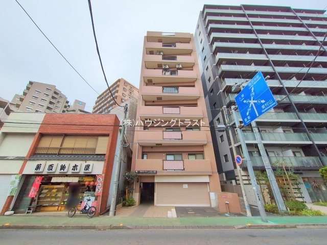 ワイズユウラク西所沢の外観