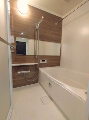 ワイズユウラク西所沢の浴室