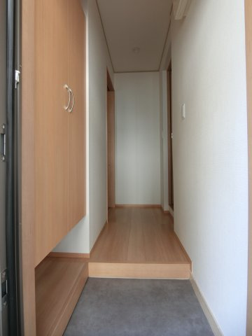 ハイツ池ノ里の玄関