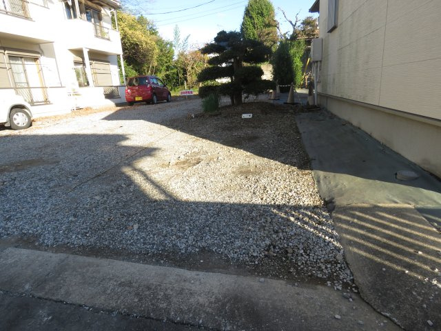 川越市末広町　3DK+カースペース付き　一戸建て貸家の駐車場