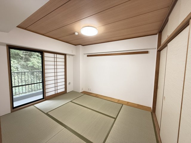 八王子北野台パークホームズの和室|～リビングに隣接している6.0帖の和室　畳・襖・障子リフォーム済です～