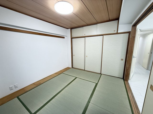 八王子北野台パークホームズの収納|～大容量収納可能な押入れ～