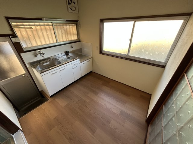 第2登貴和ハイツ 西棟の居間・リビング