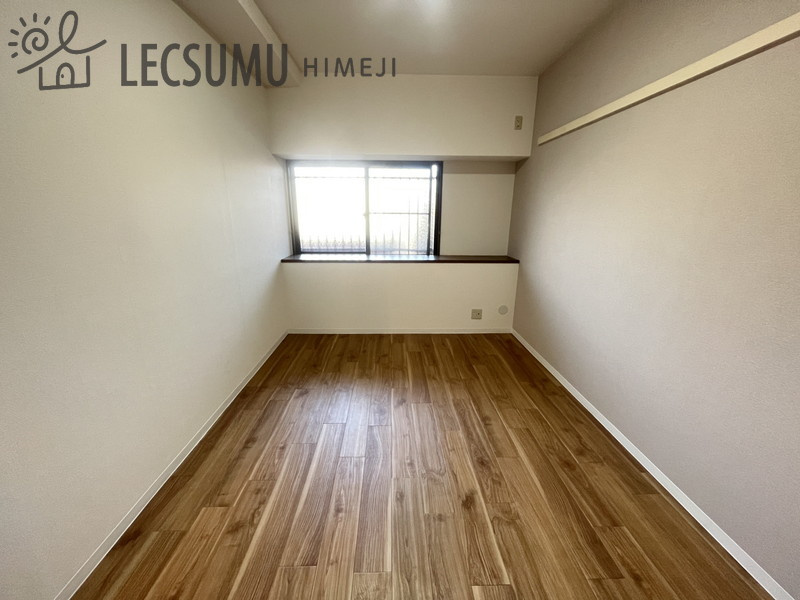 ライフコート北野の洋室