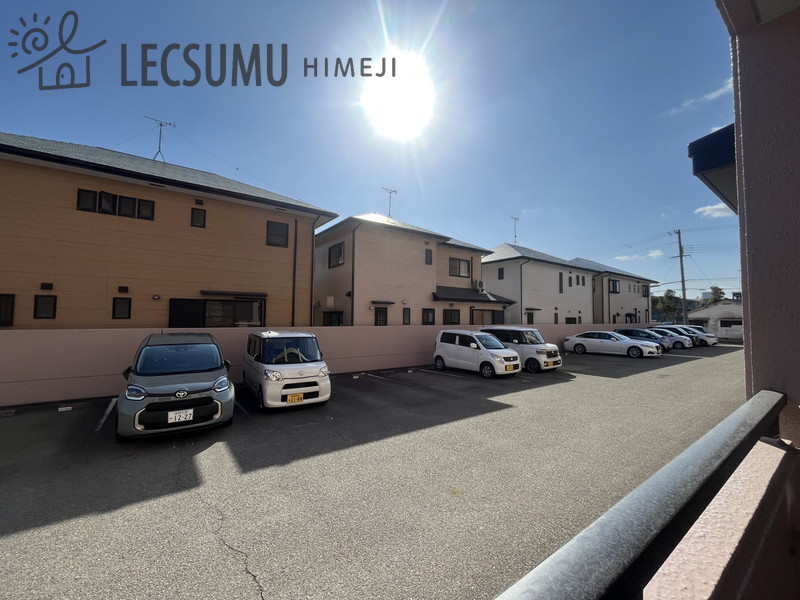 ライフコート北野の駐車場