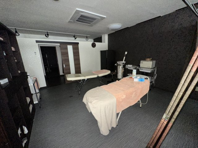 津山市上河原　エステサロン跡の内装