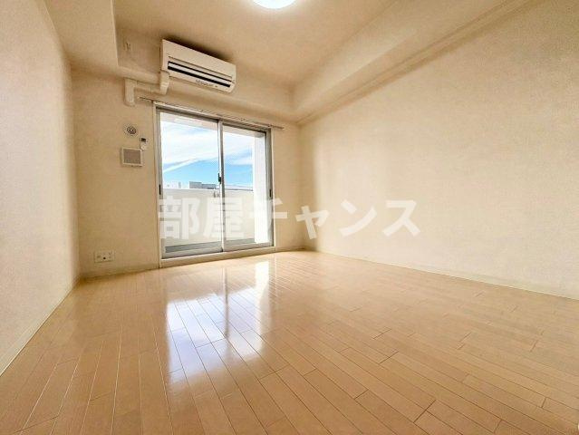 UURコート名古屋名駅の居間・リビング