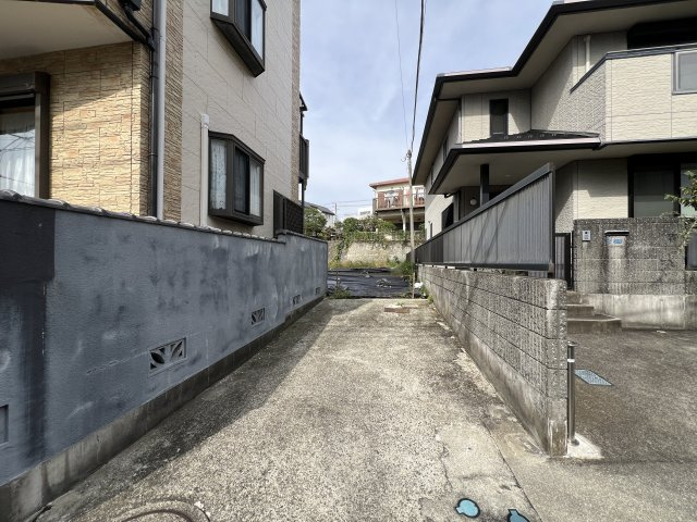 建築条件なし！邸宅のほか、いろいろな用途にお使いいただける売地の外観