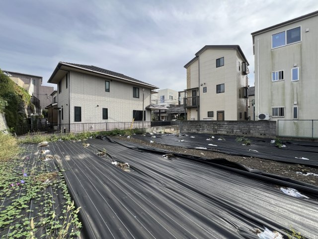 建築条件なし！邸宅のほか、いろいろな用途にお使いいただける売地の外観