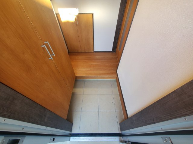 グランソフィア岩槻城町の玄関