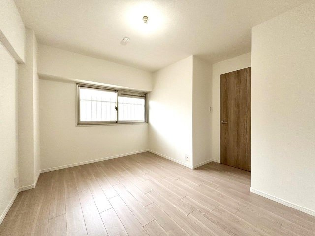 スターハイツ住吉川の洋室