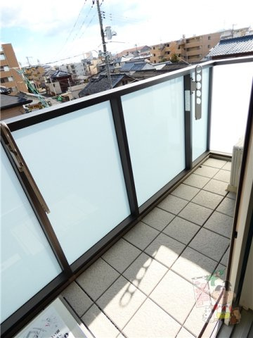 モンターニュのバルコニー