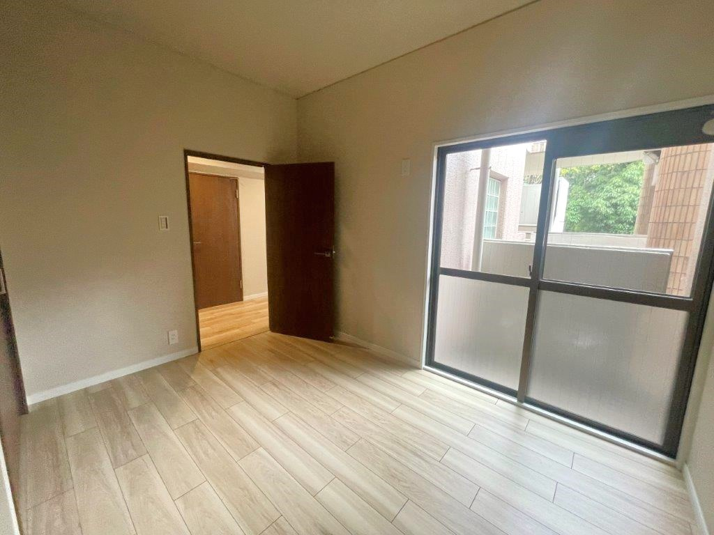 三旺マンション第三本山の洋室
