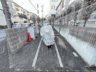 【その他共用部分】 | 敷地内にバイク置き場を完備しています！バイクがあれば通勤・通学、お買い物にも便利です☆