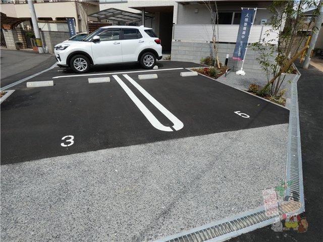Ａｒｉｅｓ伊福町(アリエス伊福町)の駐車場