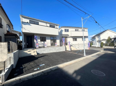 【前面道路含む現地写真】 | ◆旭区上白根新築全2棟2号棟◆ | ◆一戸建てを中心とした街並みが整然と続き、周辺は高い建物が建っていないので、緑の多い閑静な趣を感じる環境です。街並みや周辺環境も重要なポイントです！！