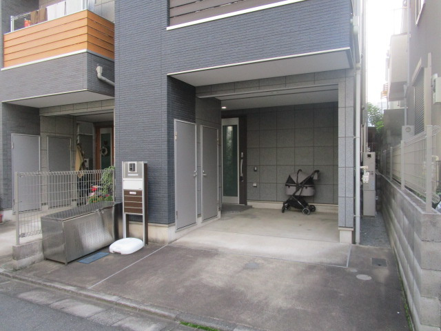 豊島区池袋本町３丁目の店舗の外観