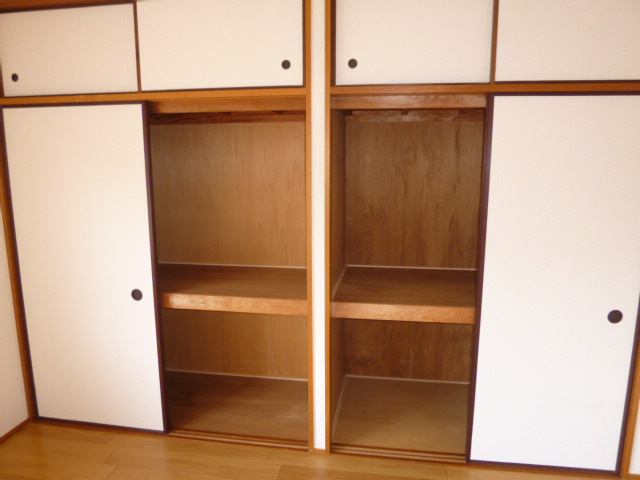 シャトレーヌ柳田Bの収納