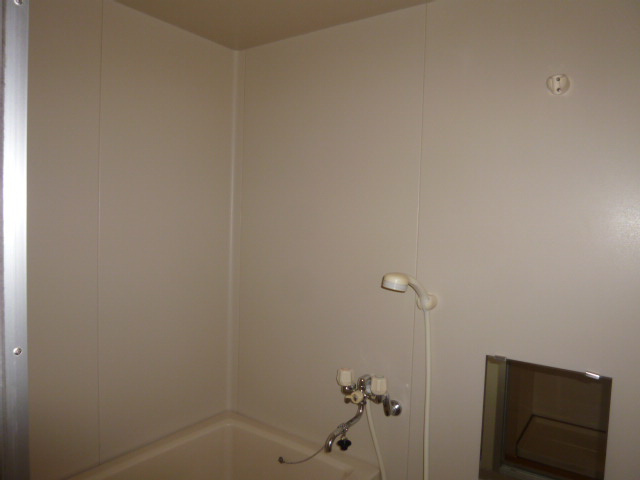 シャトレーヌ柳田Bの浴室