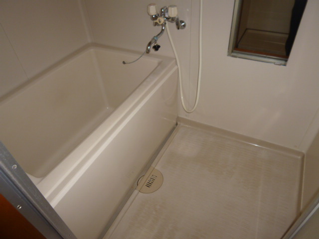 シャトレーヌ柳田Bの浴室