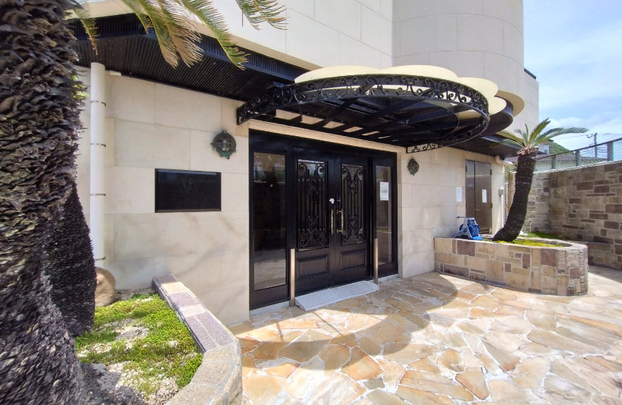 マイキャッスル葉山のエントランス