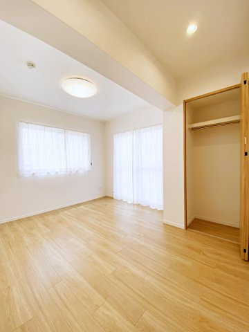 マイキャッスル葉山の洋室