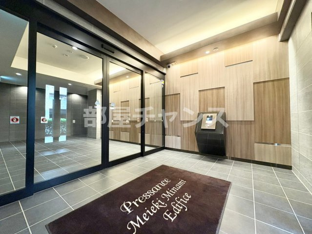 プレサンス名駅南エディフィスのエントランス