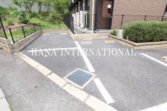 レオパレスオールインの駐車場