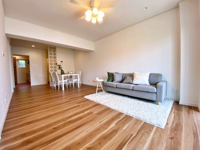 ライオンズマンション長者ヶ崎の居間・リビング