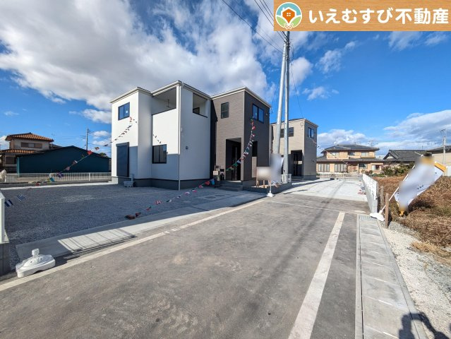 Livele Garden.S　太田第4泉町の前面道路含む現地写真|充分な広さの4.3ｍ前面道路
間口が広くお車の出し入れも問題なく行えるスペースが確保されています♪
