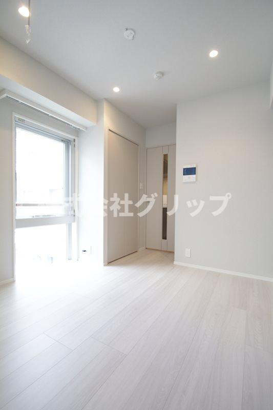 Log横浜駅東の洋室