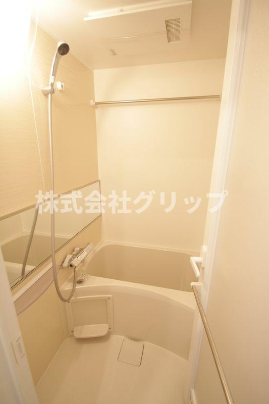 Log横浜駅東の浴室