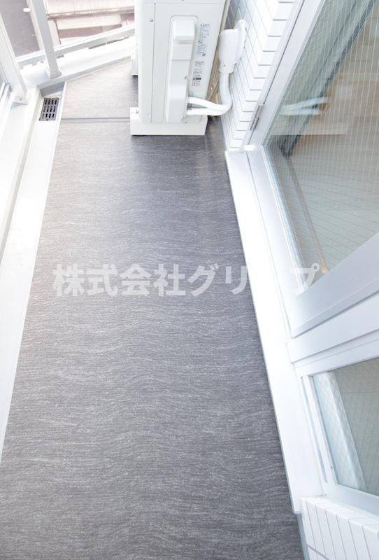 Log横浜駅東のバルコニー