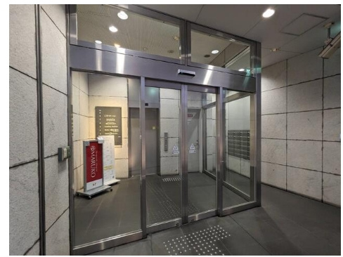 GRAND CUBE四条　7階のエントランス