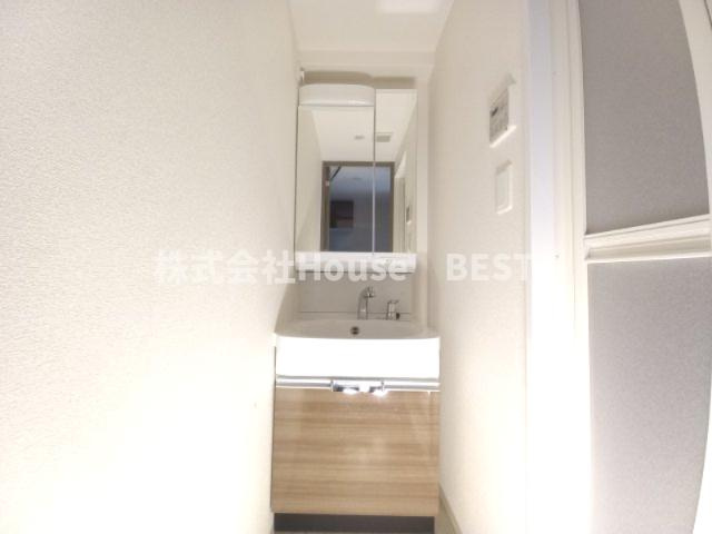 ファステート神戸コンチェールの独立洗面台