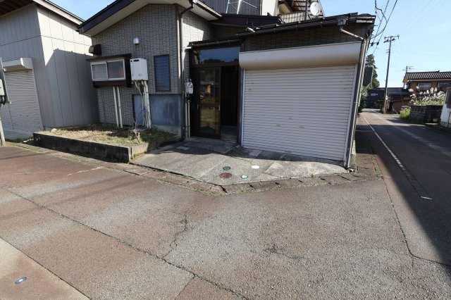 衣川貸家・細越2丁目の庭