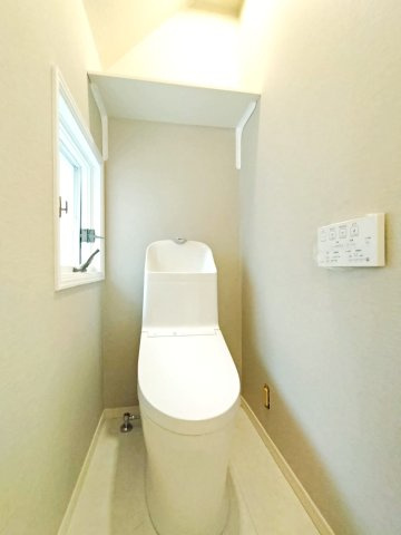 相模原市南区上鶴間二丁目戸建のトイレ