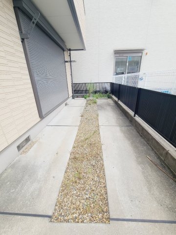 西宮市大島町貸家の駐車場