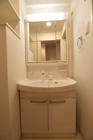 ア・ミュゼ新大阪の独立洗面台