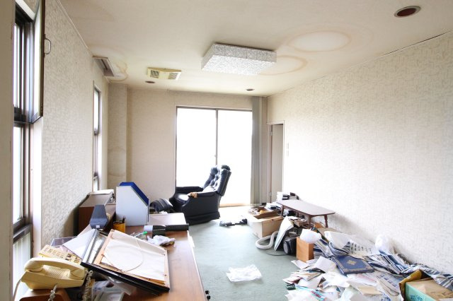 診療所　筑西市樋口の洋室|2階東側洋室です！
※残置物は撤去処分致します！