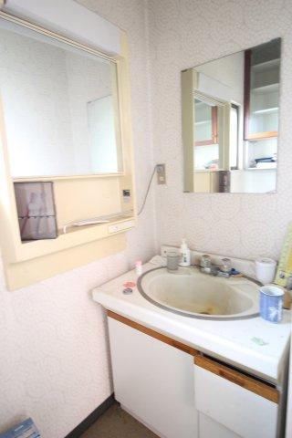 診療所　筑西市樋口の独立洗面台|2階