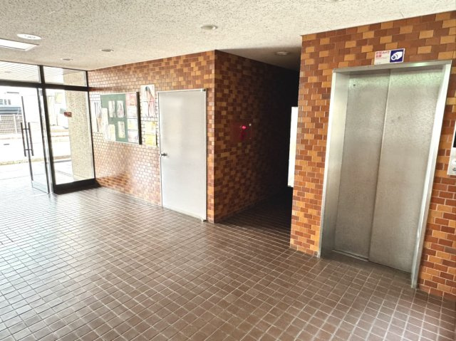 【エントランス】