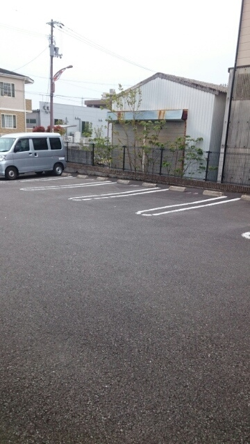 アヴァン　パルク　Ｅの駐車場|駐車場